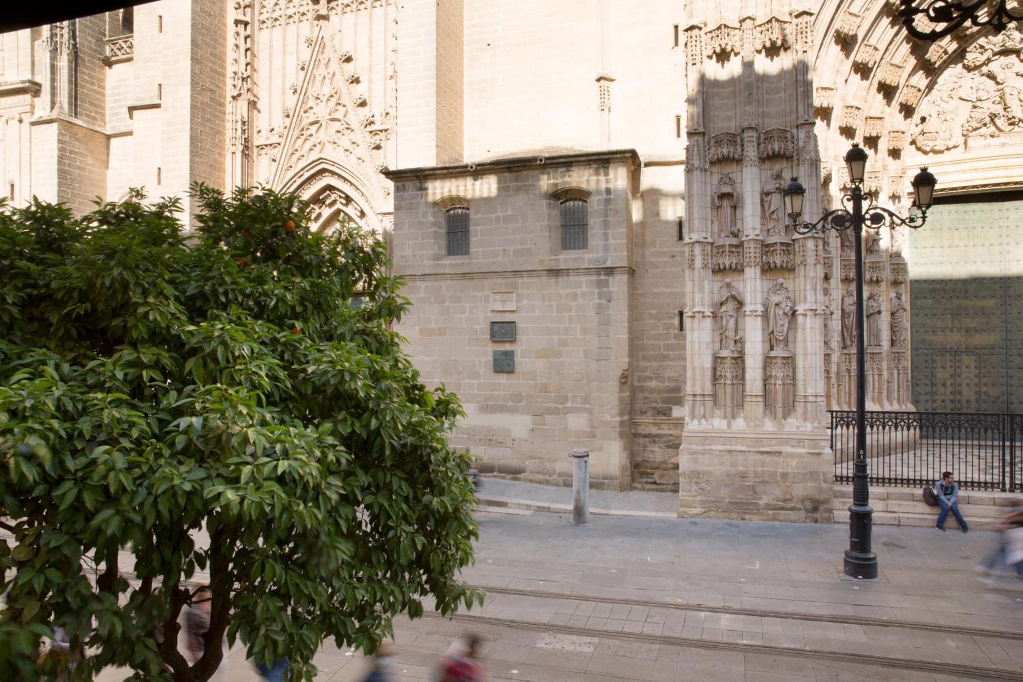 Puerta Catedral Suites Siviglia Camera foto