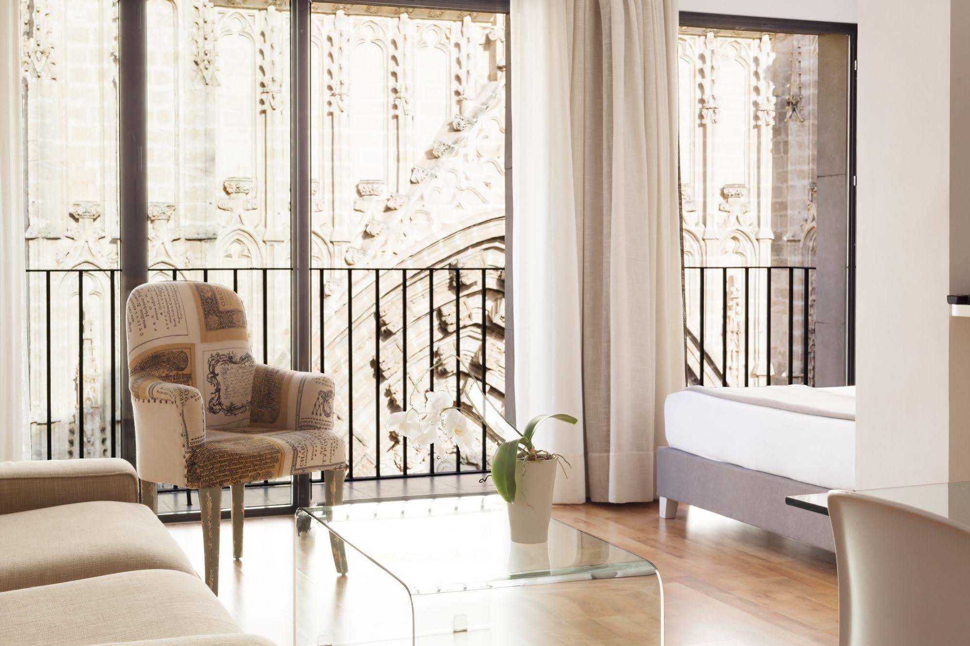 Puerta Catedral Suites Siviglia Esterno foto